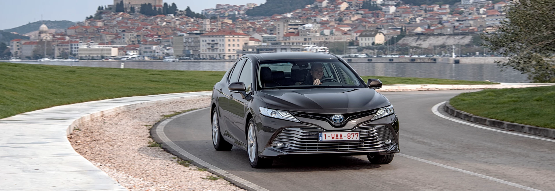 Toyota Camry 2019 Review